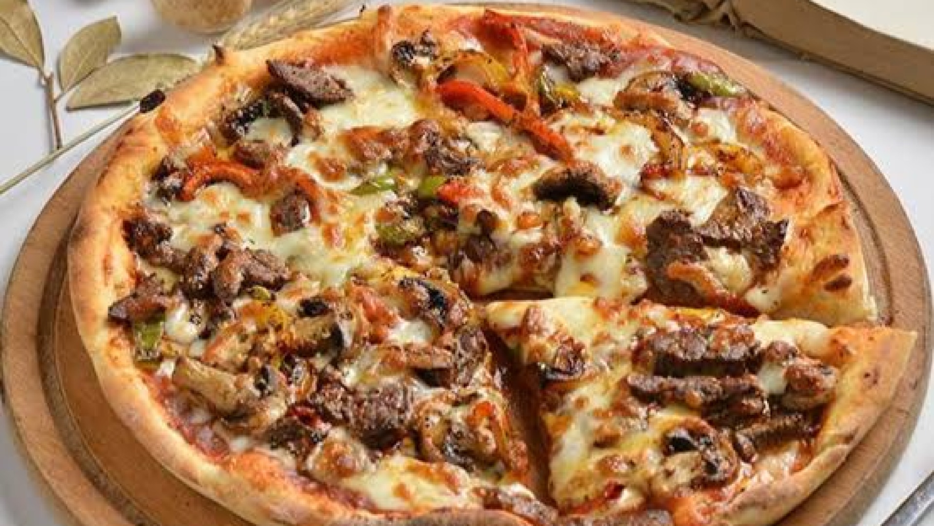 Kavurmalı Pizza
